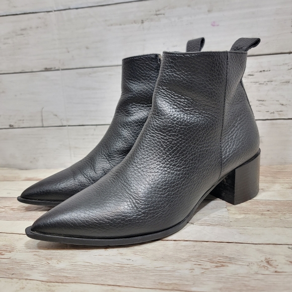 Everlane Boss boot in black pebbled leather - Picture 10 of 10